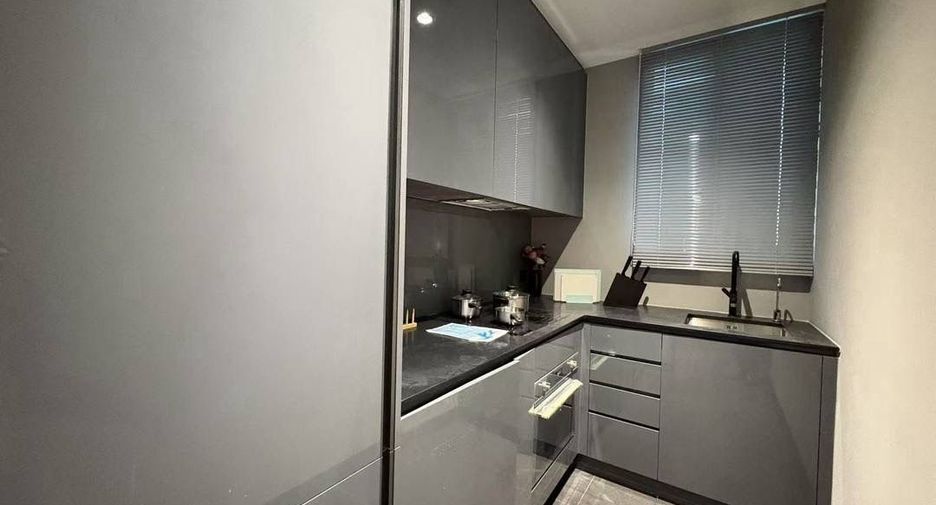 For rent 2 bedrooms condo in Sathon, Bangkok
