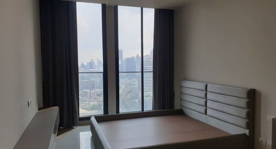 For rent 3 bedrooms condo in Pathum Wan, Bangkok