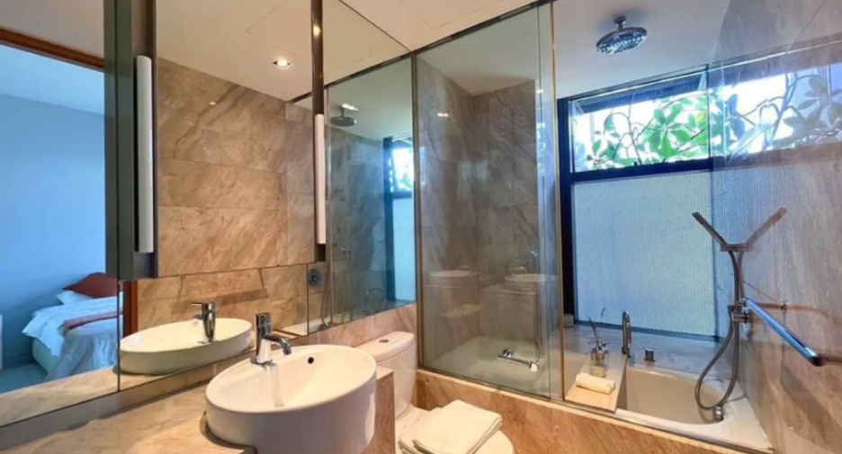 For rent 2 bedrooms condo in Sathon, Bangkok