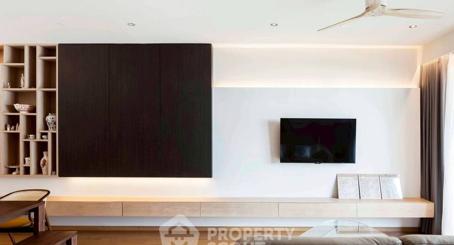 For sale 2 bedrooms condo in Yan Nawa, Bangkok