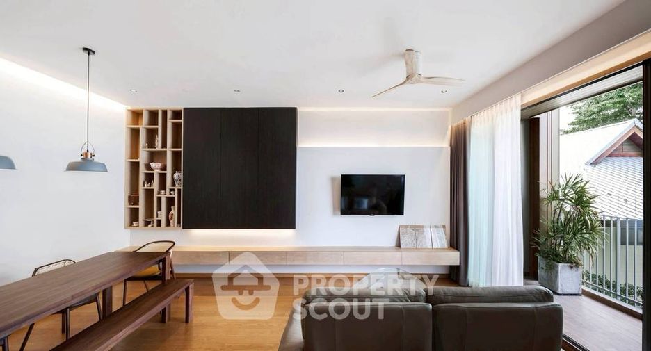 For sale 2 bedrooms condo in Yan Nawa, Bangkok