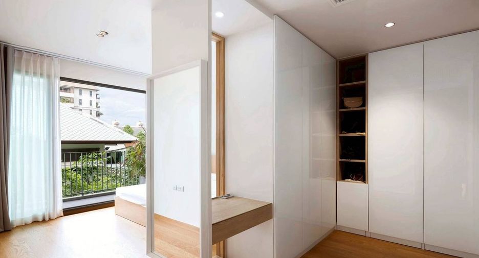For sale 2 bedrooms condo in Yan Nawa, Bangkok