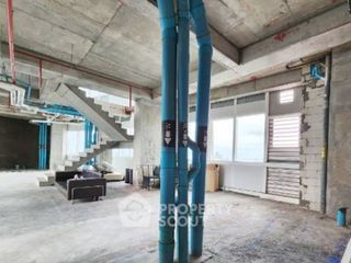 For sale 4 bedrooms condo in Khlong Toei, Bangkok