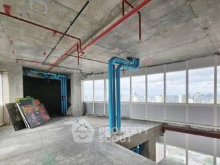 For sale 4 bedrooms condo in Khlong Toei, Bangkok