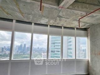 For sale 4 bedrooms condo in Khlong Toei, Bangkok