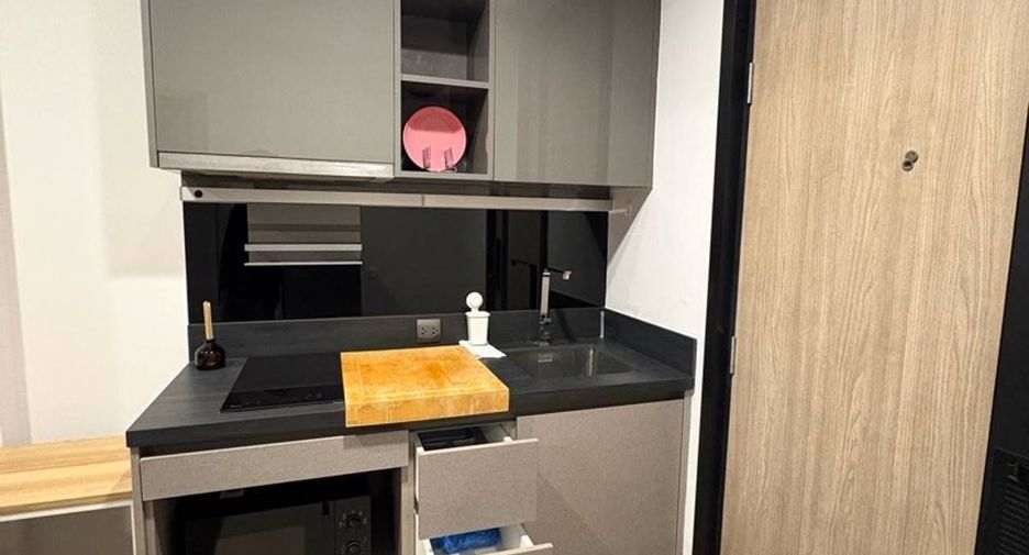 For sale 1 bed condo in Khlong Toei, Bangkok