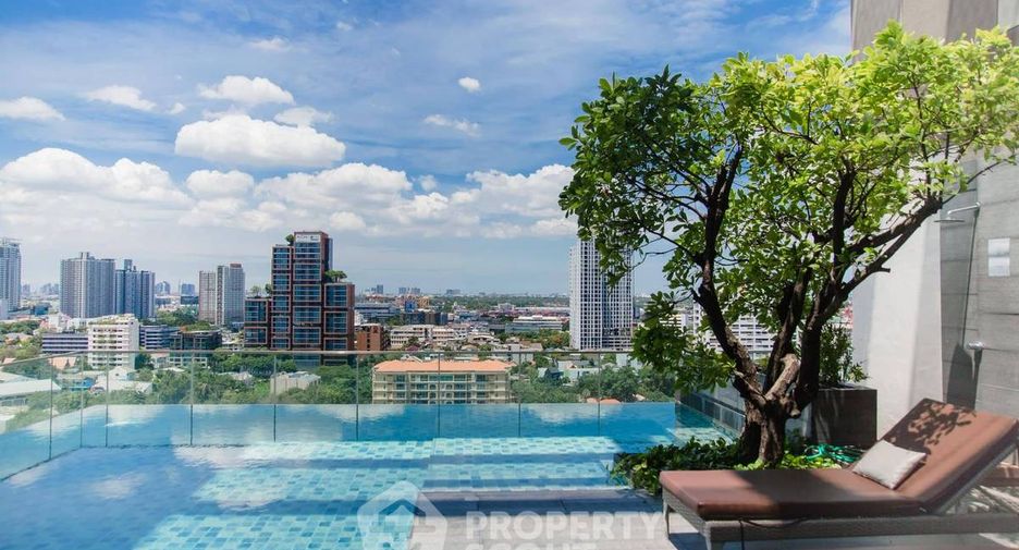 For sale 1 bed condo in Khlong Toei, Bangkok