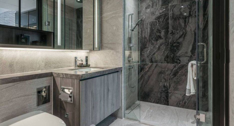 For sale 2 bedrooms condo in Pathum Wan, Bangkok
