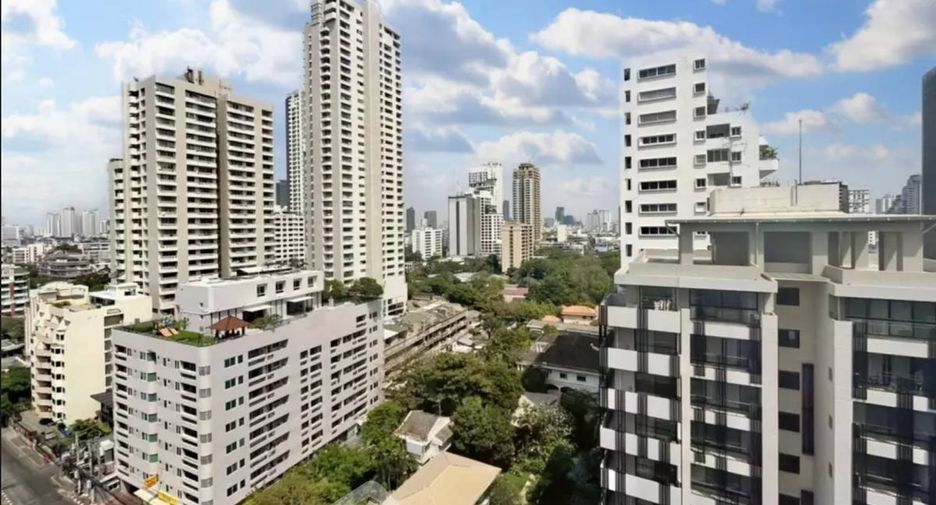 For sale 2 bedrooms condo in Khlong Toei, Bangkok