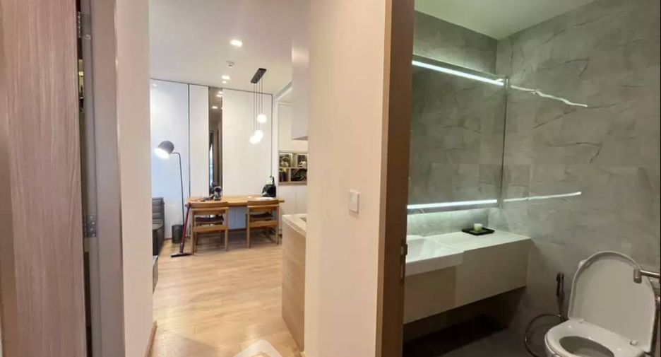For sale 2 bedrooms condo in Khlong Toei, Bangkok