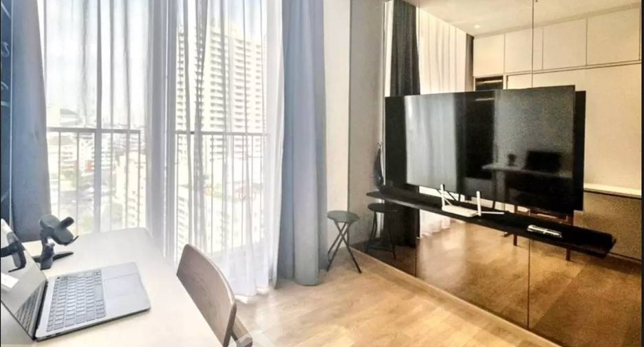 For sale 2 bedrooms condo in Khlong Toei, Bangkok