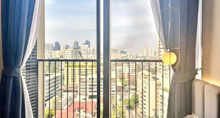 For sale 2 bedrooms condo in Khlong Toei, Bangkok