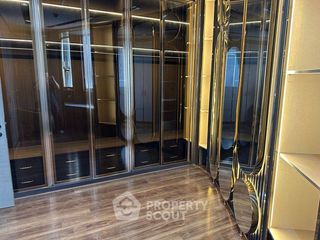 For sale 7 ベッドルーム condo in Khlong San, Bangkok