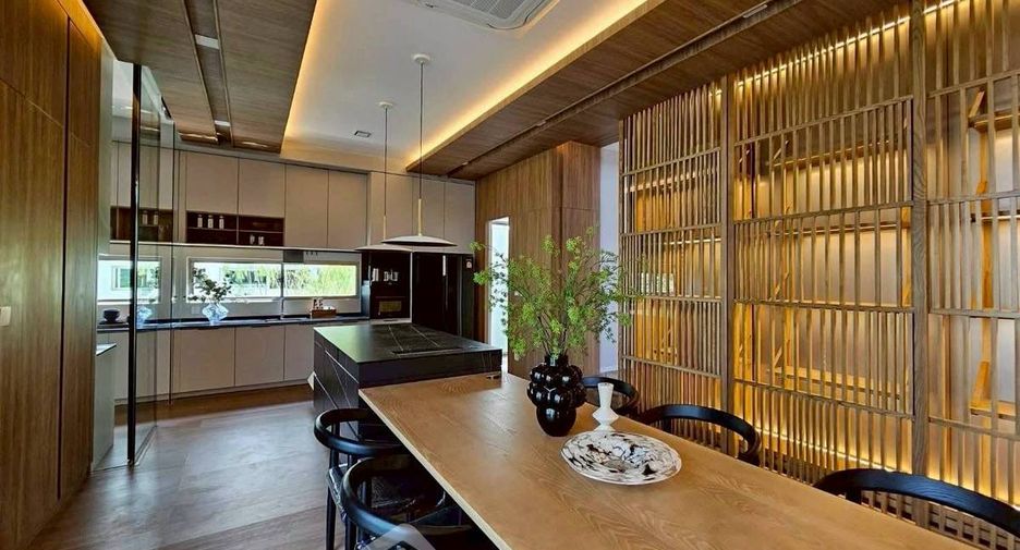 For rent and for sale 4 bedrooms house in Saphan Sung, Bangkok