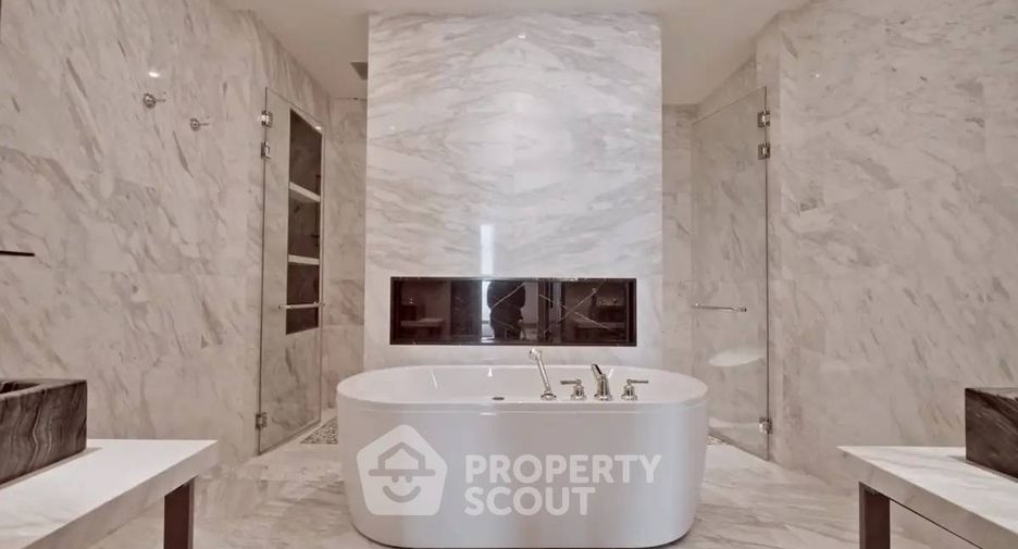 For sale 6 bedrooms condo in Khlong San, Bangkok