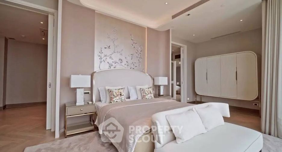 For sale 6 bedrooms condo in Khlong San, Bangkok
