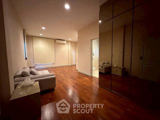 For rent and for sale 5 bedrooms house in Khan Na Yao, Bangkok