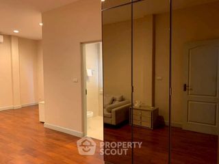 For rent and for sale 5 bedrooms house in Khan Na Yao, Bangkok
