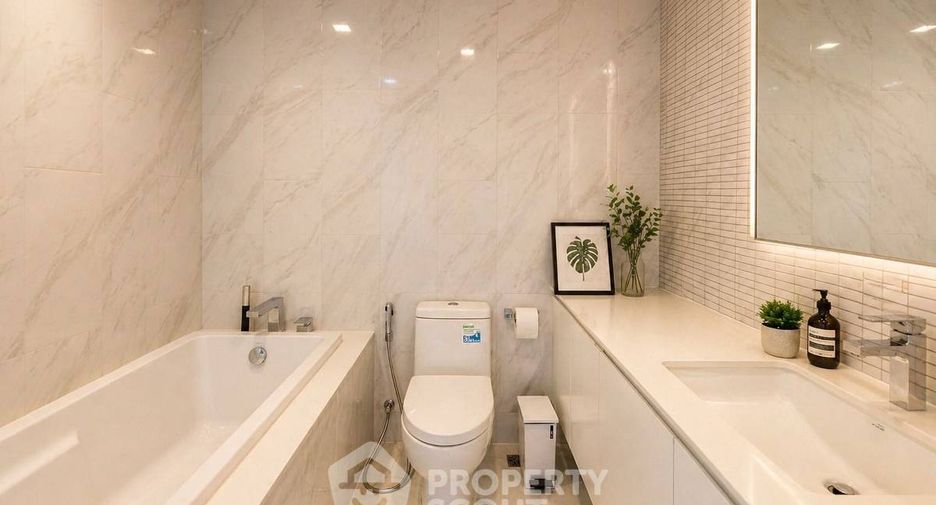 For sale 3 bedrooms condo in Watthana, Bangkok
