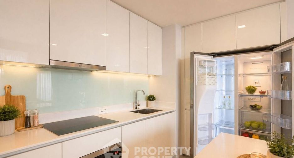 For sale 3 bedrooms condo in Watthana, Bangkok