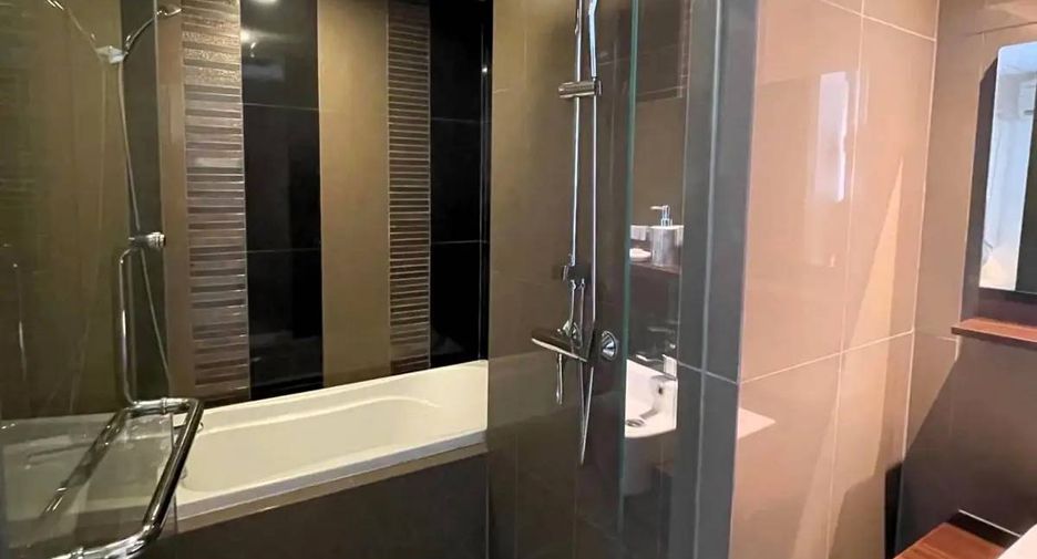 For sale 2 bedrooms condo in Watthana, Bangkok