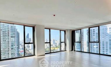 For sale 4 bedrooms condo in Khlong Toei, Bangkok