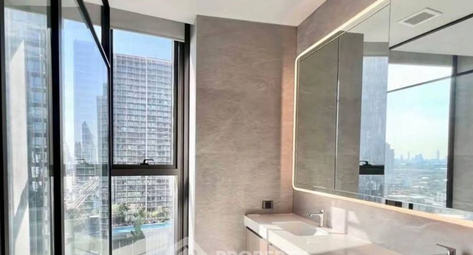 For sale 4 bedrooms condo in Khlong Toei, Bangkok