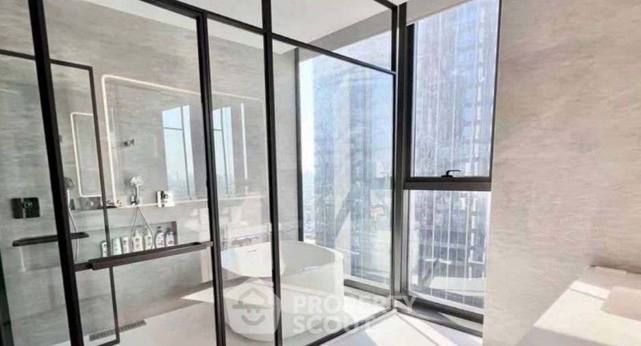 For sale 4 bedrooms condo in Khlong Toei, Bangkok