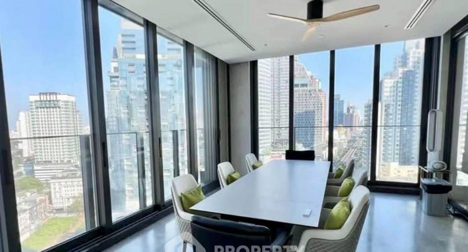 For sale 4 bedrooms condo in Khlong Toei, Bangkok