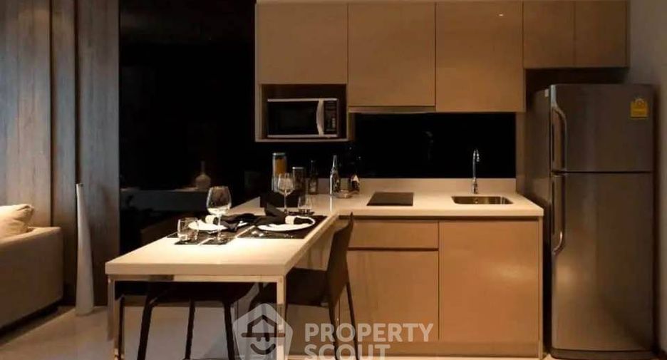 For sale 1 bed condo in Khlong Toei, Bangkok