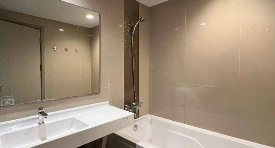 For sale 2 bedrooms condo in Phra Khanong, Bangkok