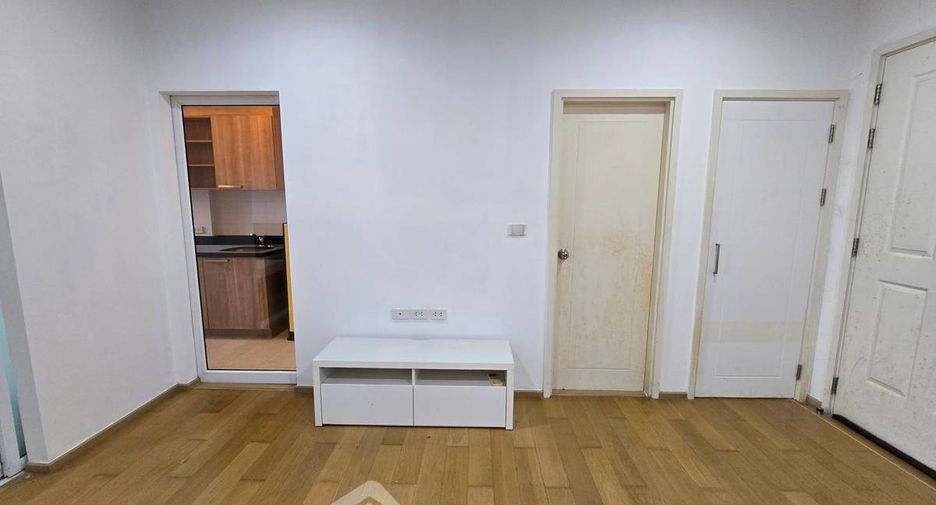 For sale 1 bed condo in Khlong San, Bangkok