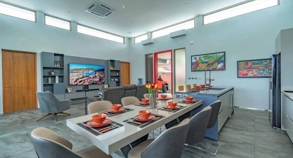 For sale 4 bedrooms villa in Mueang Phuket, Phuket