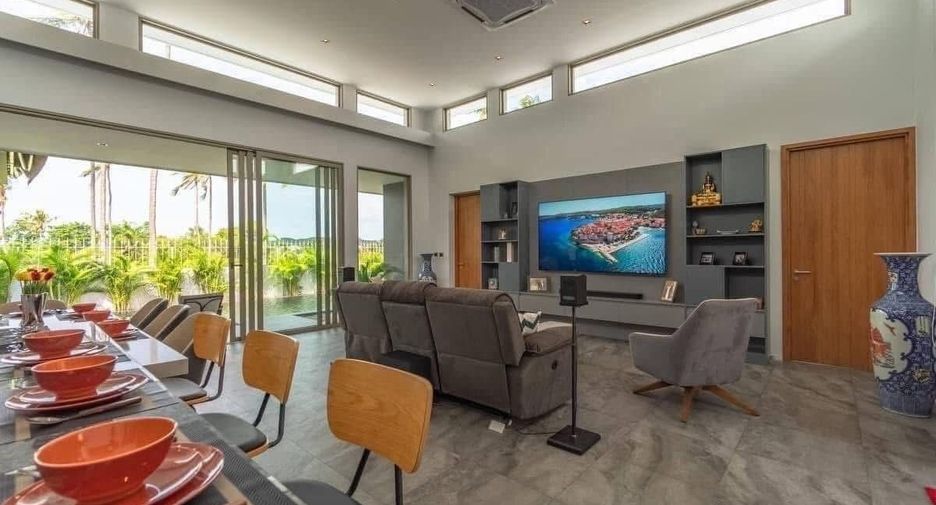 For sale 4 bedrooms villa in Mueang Phuket, Phuket