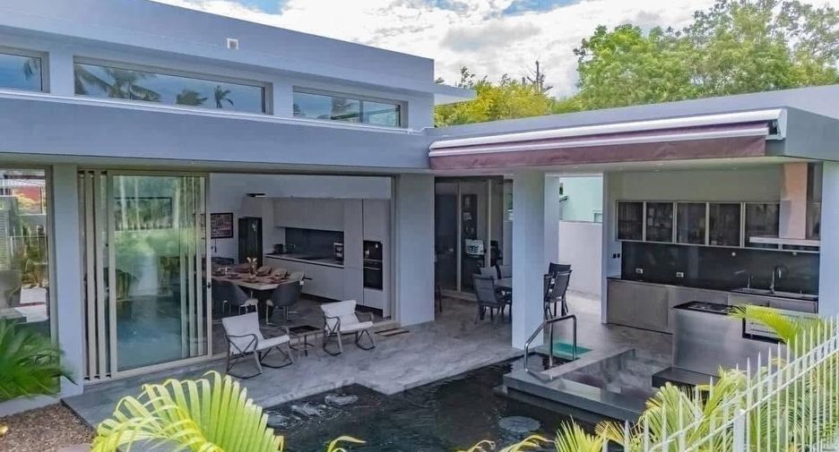 For sale 4 bedrooms villa in Mueang Phuket, Phuket