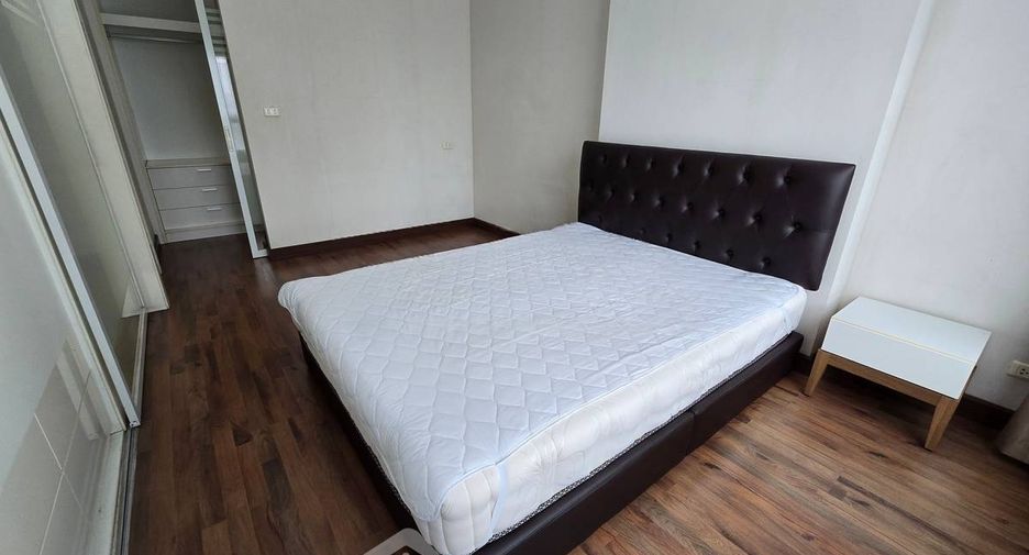 For sale 1 bed condo in Khlong San, Bangkok
