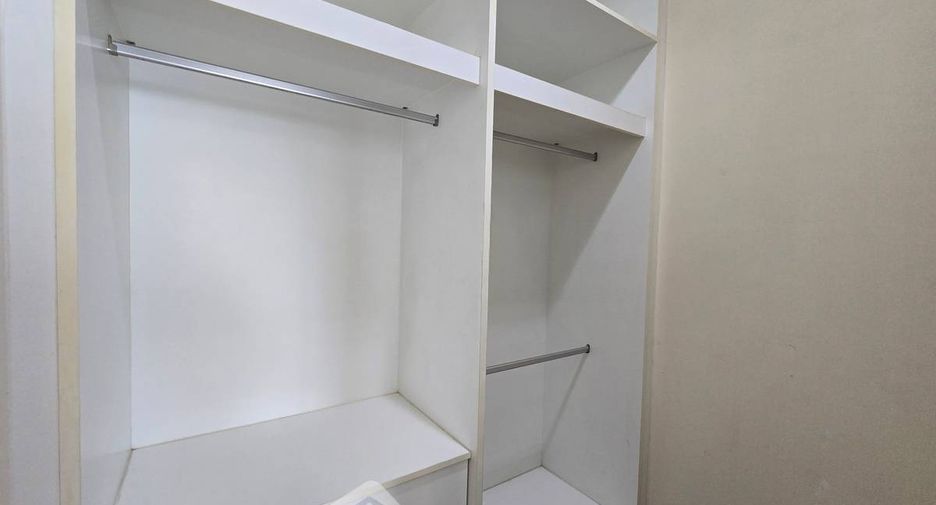 For sale 1 bed condo in Khlong San, Bangkok