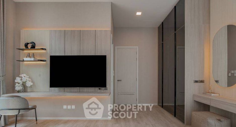 For sale 4 bedrooms house in Saphan Sung, Bangkok