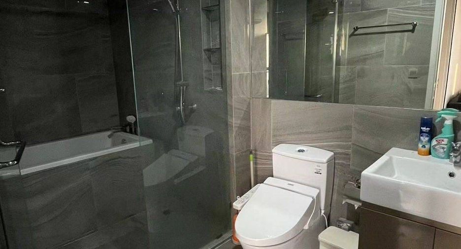 For sale 2 bedrooms condo in Khlong Toei, Bangkok
