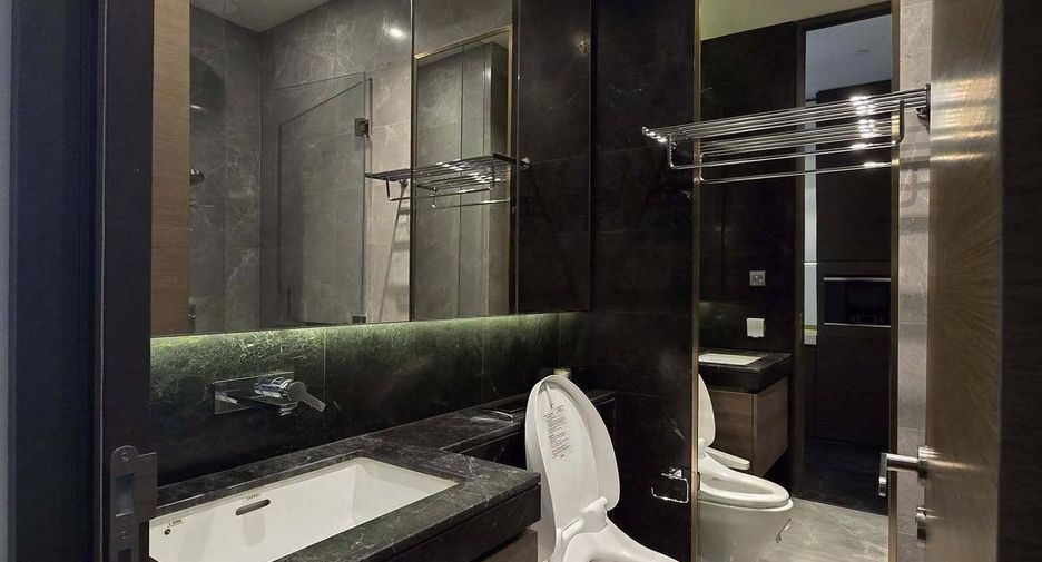 For sale 1 bed condo in Pathum Wan, Bangkok