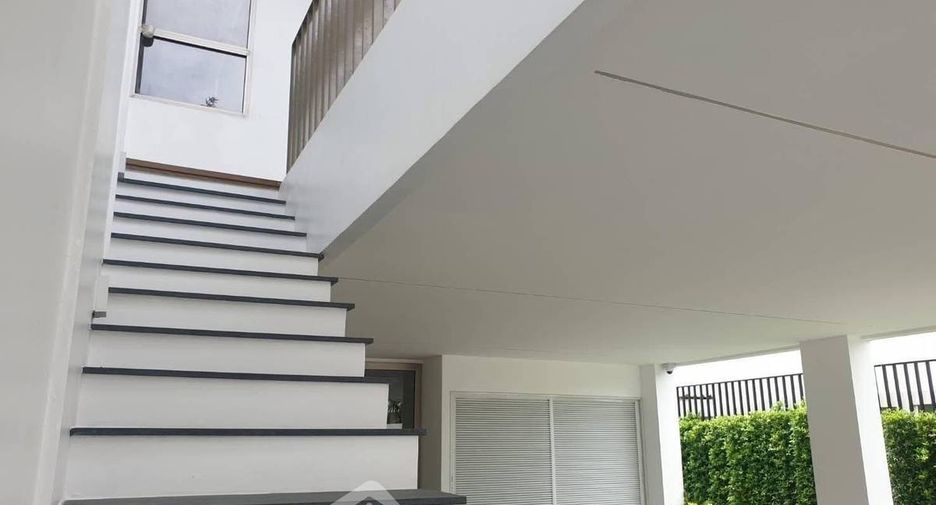 For rent and for sale 3 bedrooms townhouse in Chatuchak, Bangkok