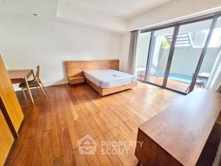 For sale 4 bedrooms condo in Yan Nawa, Bangkok