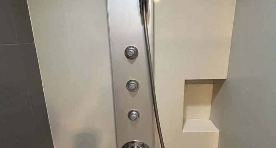 For rent and for sale 1 bed condo in Khlong Toei, Bangkok