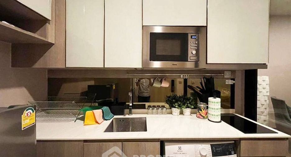 Аренда и продажа 2 спальни кондо в Ратчатхещи, Бангкок