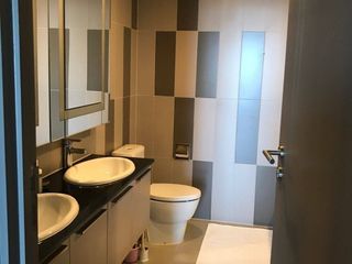 Condo en alquiler y en venta de 3 habitaciones en Khlong San, Bangkok