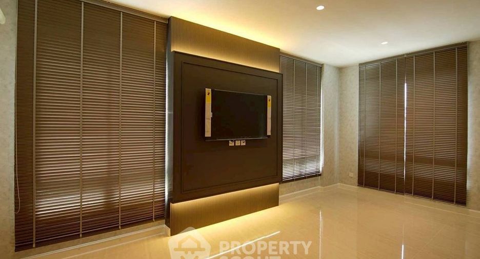 For rent and for sale 5 bedrooms house in Lat Krabang, Bangkok