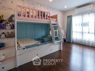 For sale 4 bedrooms house in Taling Chan, Bangkok