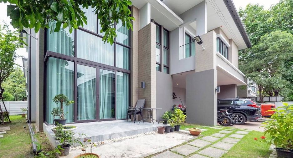 For sale 4 bedrooms house in Taling Chan, Bangkok
