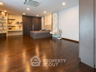 For sale 4 bedrooms house in Taling Chan, Bangkok