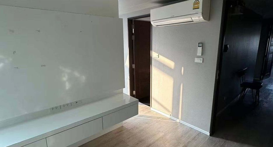 Аренда 3 спальни дом в Лат Крабанг, Бангкок